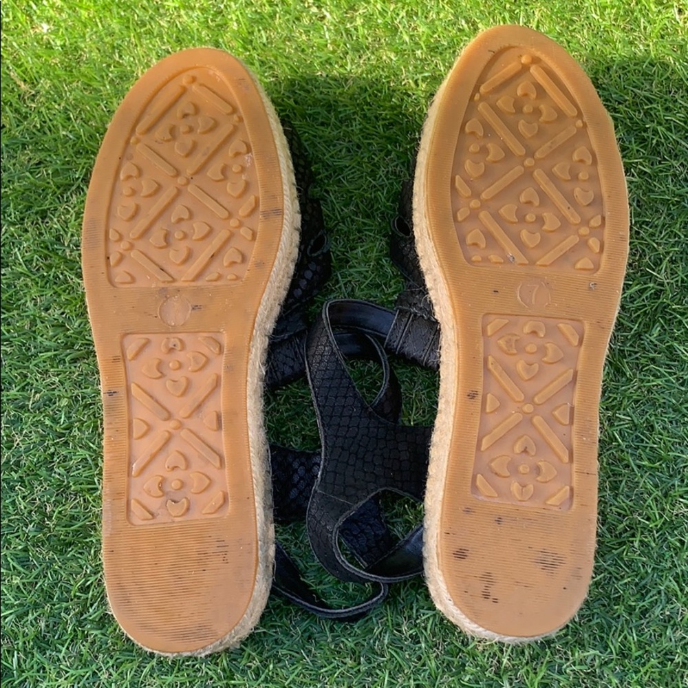 Hinge Black Espadrille Sandal - Picture 8 of 9